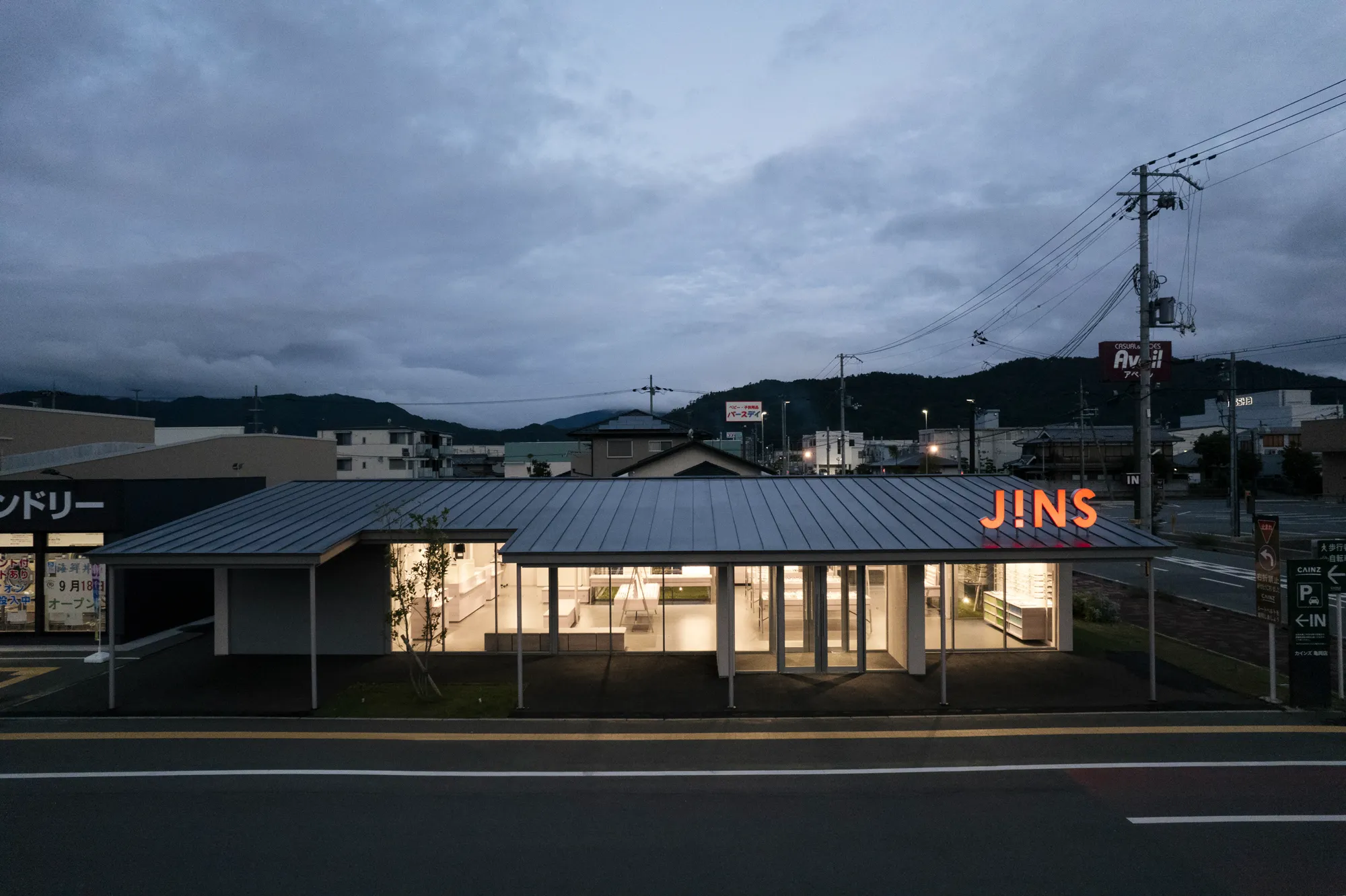 JINS亀岡店